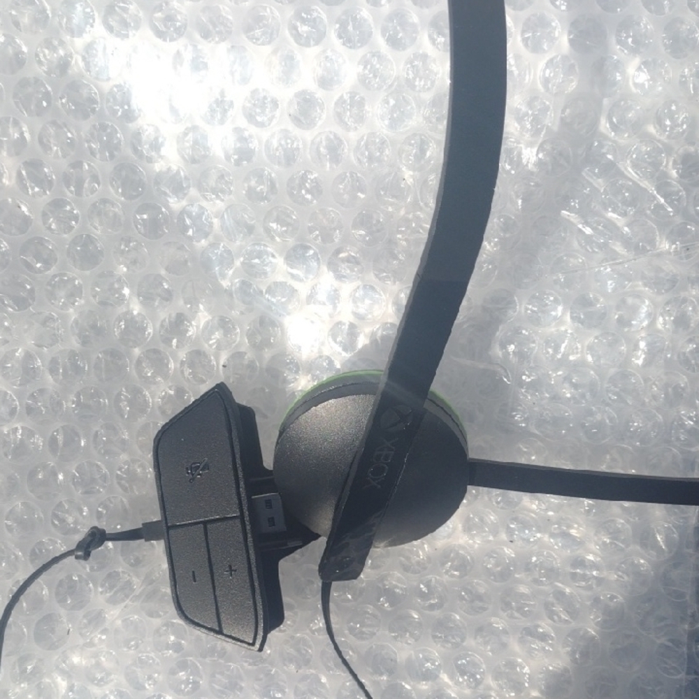 Xbox One Black Wired Mono Gaming Chat Headset NWOT